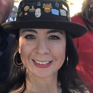 Meet your Posher, Alejandra